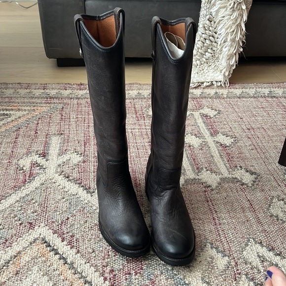Frye | NWOB Melissa Button Lug Tall Boot in Smoke - Size US 7 - Picture 4 of 11